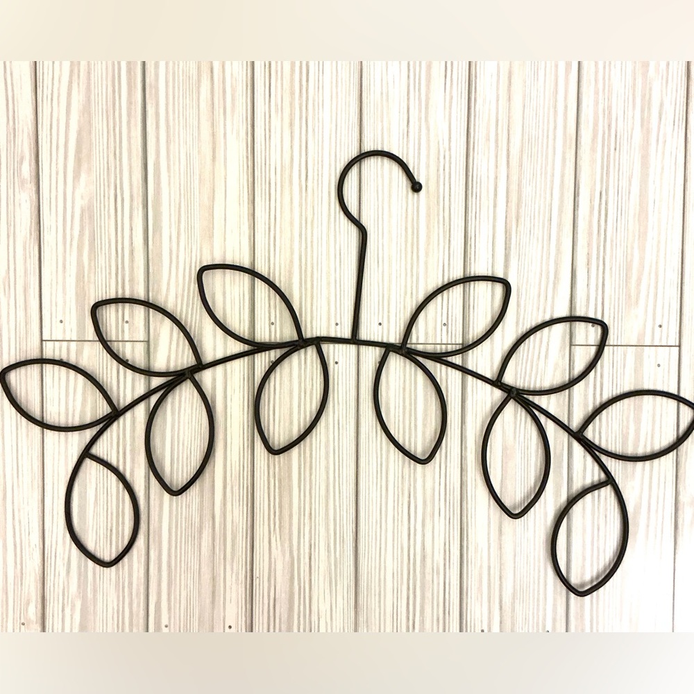 Elegant Black Metal Scarf Organizer